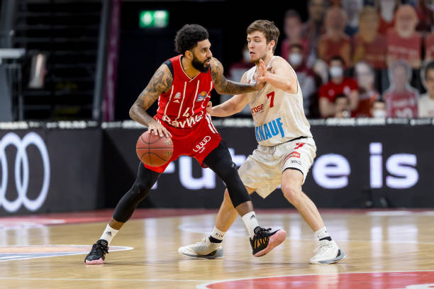 而外界也在 而外界也在