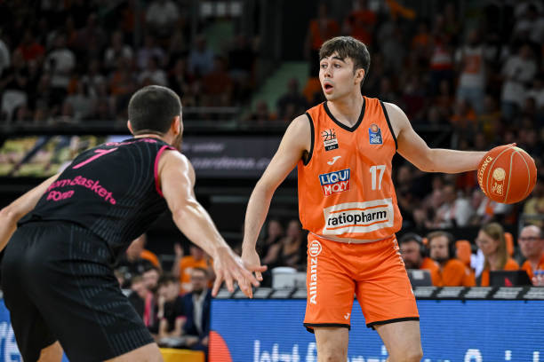 更得益于赛 更得益于赛